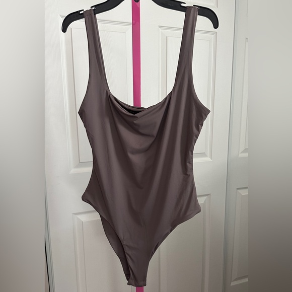 SHEIN Shapewear Bodysuit - Picture 3 of 6